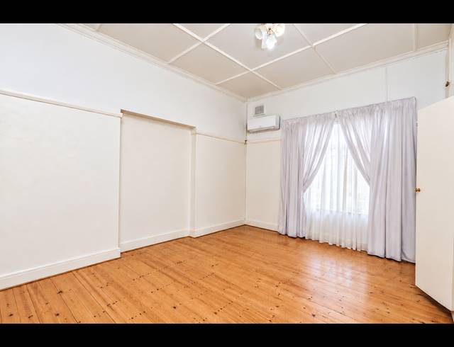 2.5 BEDROOM APARTMENT FOR SALE IN ESSENWOOD